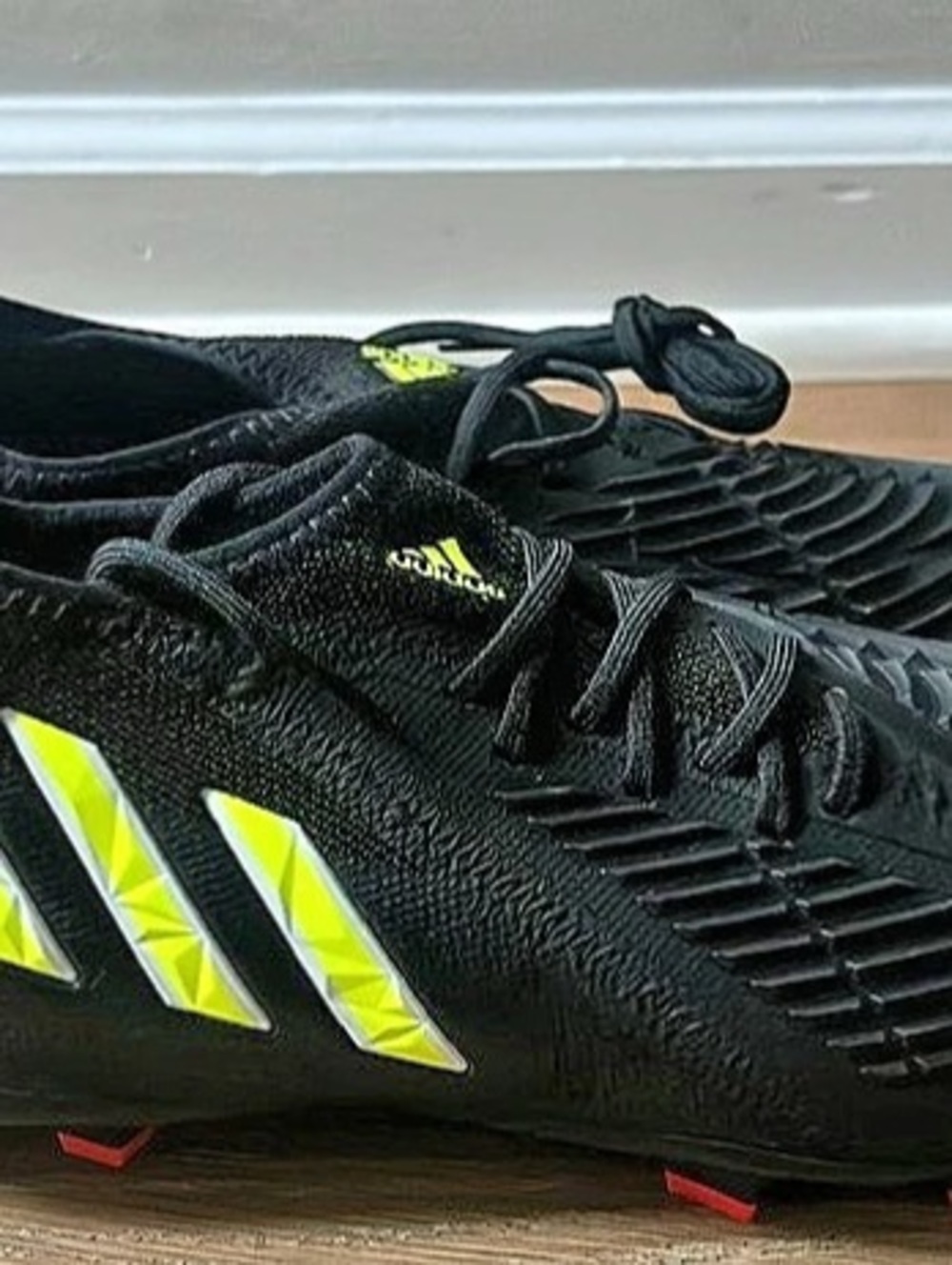 adidas Predator Soccer Cleats in Black & Green Like New